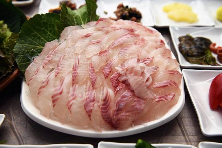 돌돔
